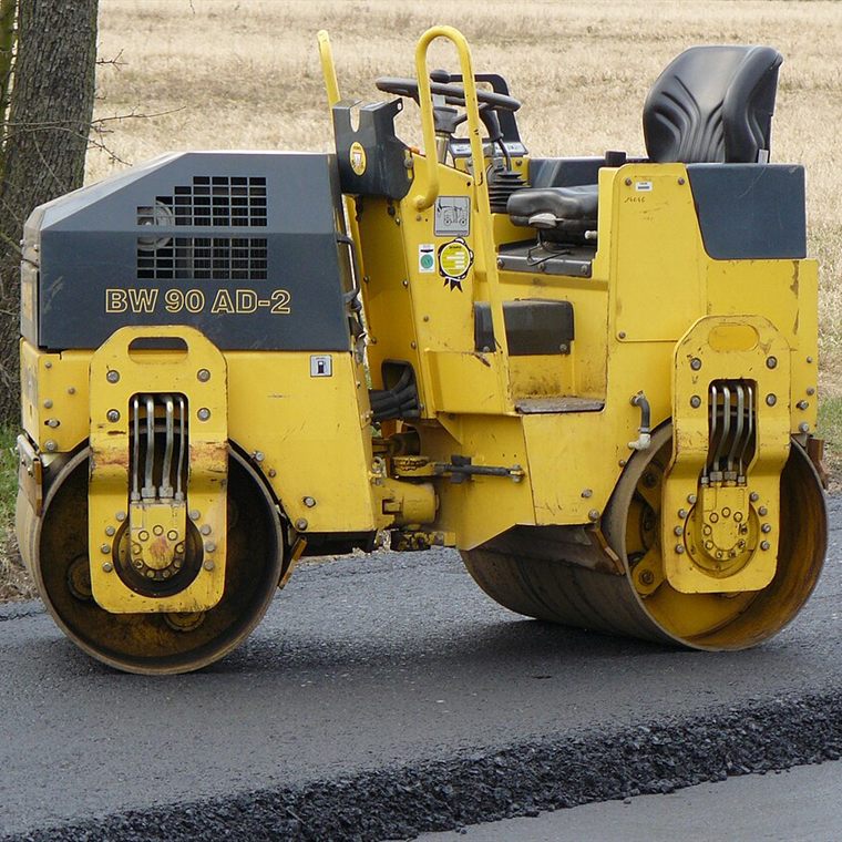 BOMAG AV80 – kotró-rakodó a terepen