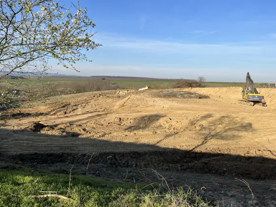 Nagy felületű tereprendezés a domboldalon